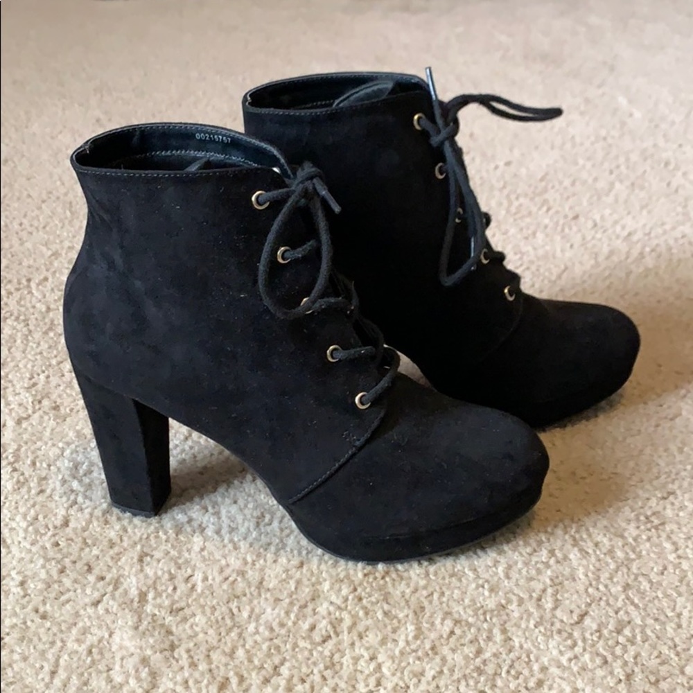 High heel boots
